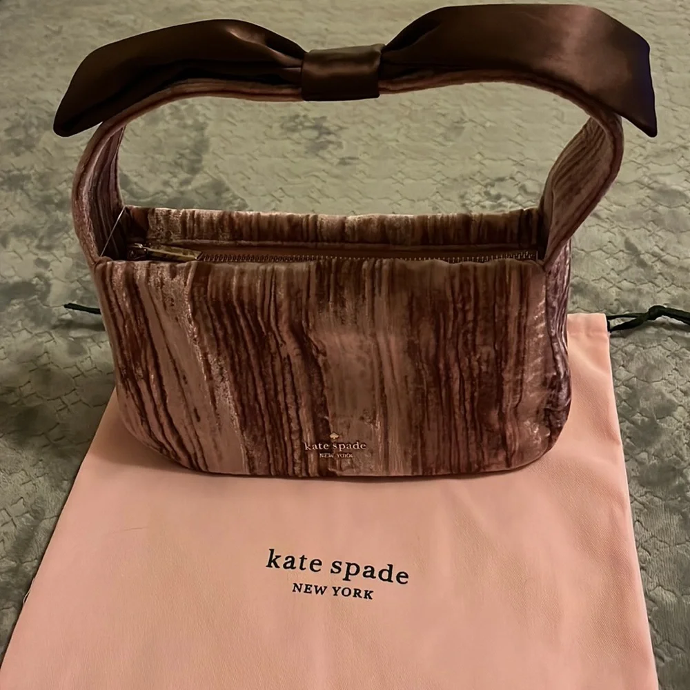 NWT Kate Spade Baguette in Pomegranate Crushed Velvet with Bow - Picture 2 of 6